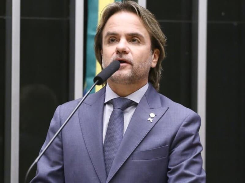 Parlamentar quer endurecer a punição para quem acompanhar ilegalmente a rotina de integrantes da segurança e da Justiça. - Vinicius Loures / Câmara dos Deputados Parlamentar quer endurecer a punição para quem acompanhar ilegalmente a rotina de integrantes da segurança e da Justiça. - Vinicius Loures / Câmara dos Deputados