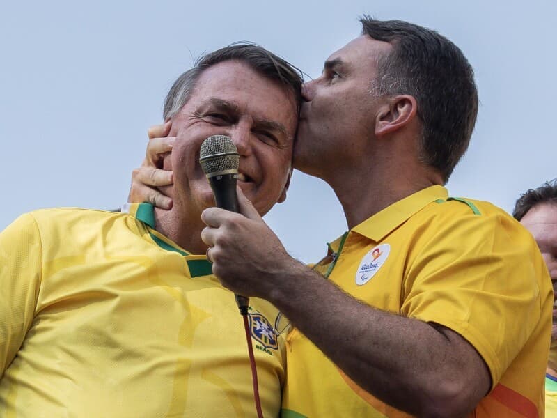 Defesa pede para STF reconsiderar suspensão de visitas de Flávio a Bolsonaro. - Eduardo Anizelli/Folhapress