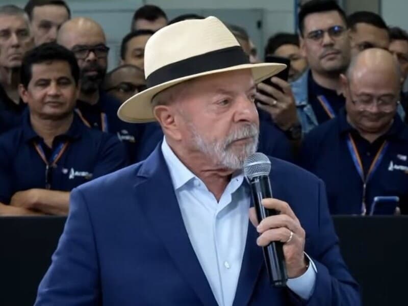 Presidente defendeu investimento em material bélico e comparou céticos a descrentes religiosos.  - Reprodução/Lula/Youtube
