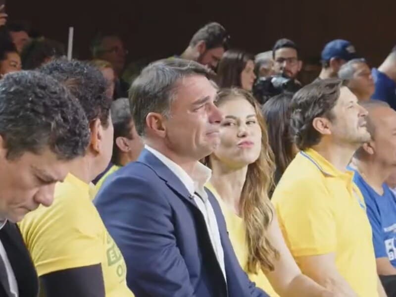 Presidenciável se emocionou com elogios e lembranças de Carlos Bolsonaro sobre projeto político em comum.  - PL Nacional/Reprodução