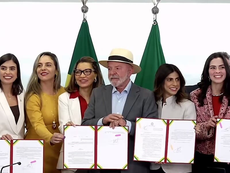 Lula sanciona lei e assina decretos sobre violência doméstica. - Reprodução/YouTube