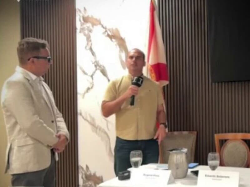 Ex-deputado afirmou que comentários sobre a vida pessoal do irmão afetam toda a família Bolsonaro. - Reprodução / X