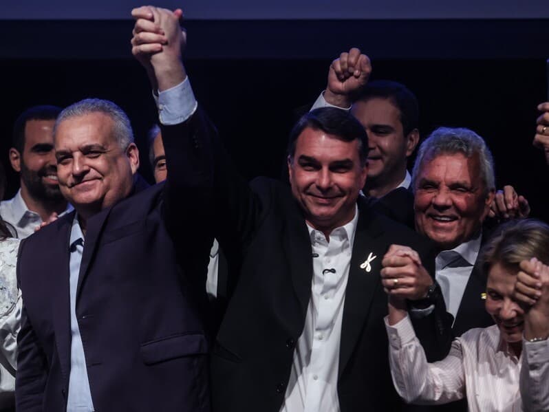 Flávio anuncia Alfredo Gaspar como candidato a vice. À direita, senadora Tereza Cristina, cuja indicação para vice foi barrada pelo PP. - Gabriela Biló/Folhapress Flávio anuncia Alfredo Gaspar como candidato a vice. À direita, senadora Tereza Cristina, cuja indicação para vice foi barrada pelo PP. - Gabriela Biló/Folhapress