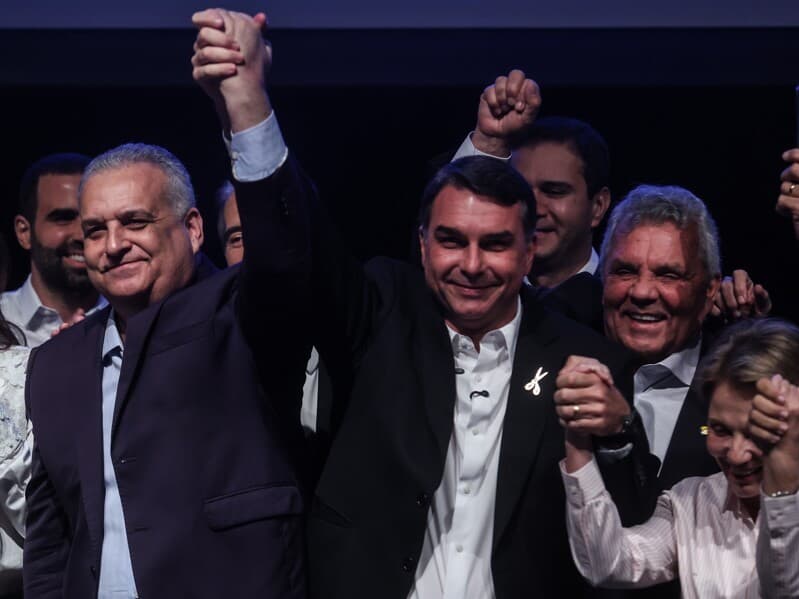 Flávio anuncia Alfredo Gaspar como candidato a vice. À direita, senadora Tereza Cristina, cuja indicação para vice foi barrada pelo PP. - Gabriela Biló/Folhapress