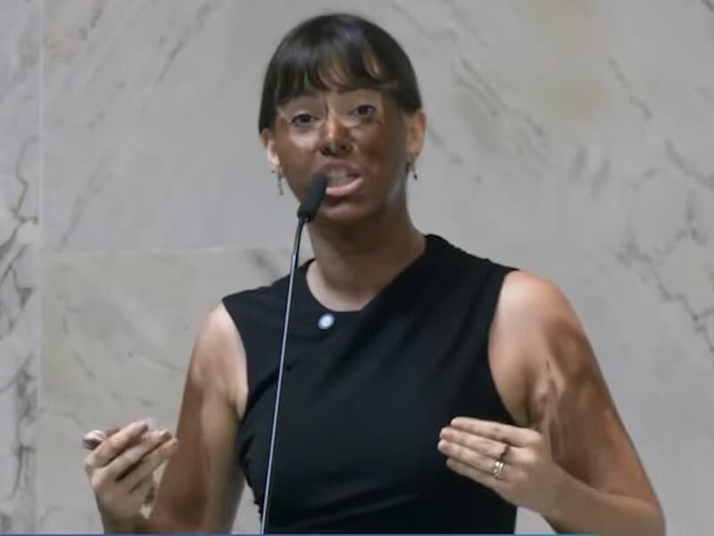 Deputada estadual faz blackface na Alesp. - Reprodução/YouTube