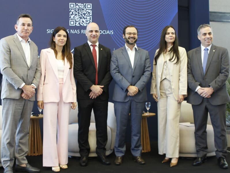Evento reuniu autoridades e representantes do setor produtivo para discutir mudanças no MEI e no Simples Nacional. - Congresso em Foco