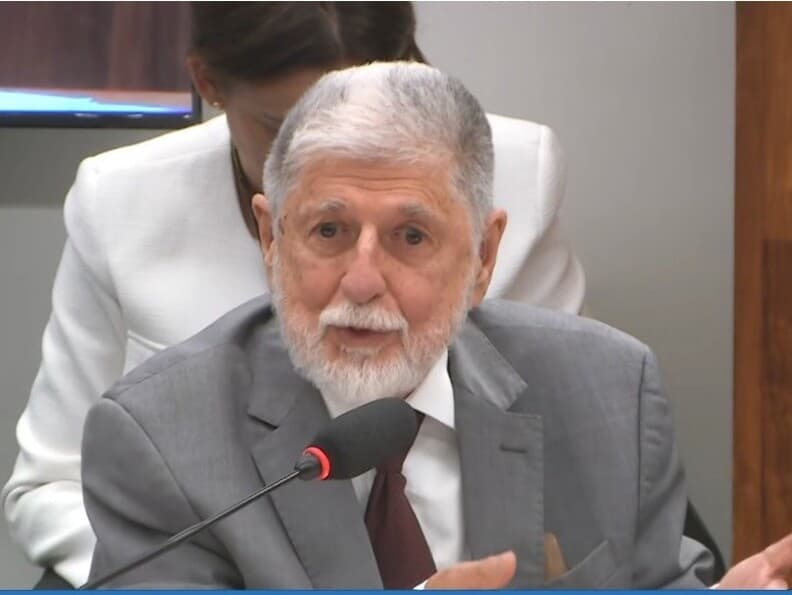 Em audiência na Câmara, Celso Amorim defende combate firme ao crime organizado dentro da Constituição. - Reprodução / Youtube
