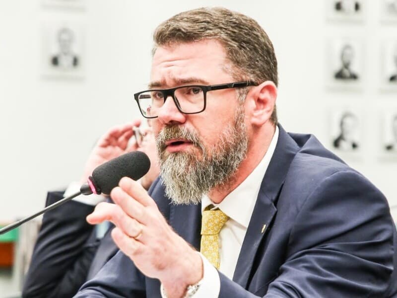 A proposta estabelece critérios como antecedentes criminais, aptidão psicológica e capacidade técnica para a concessão do porte - Divulgação A proposta estabelece critérios como antecedentes criminais, aptidão psicológica e capacidade técnica para a concessão do porte - Divulgação