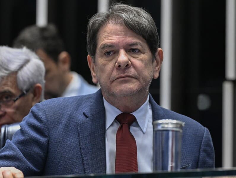 Proposta usa o salário mínimo como referência inicial e determina reajustes futuros pelo INPC. - Carlos Moura/Agência Senado
