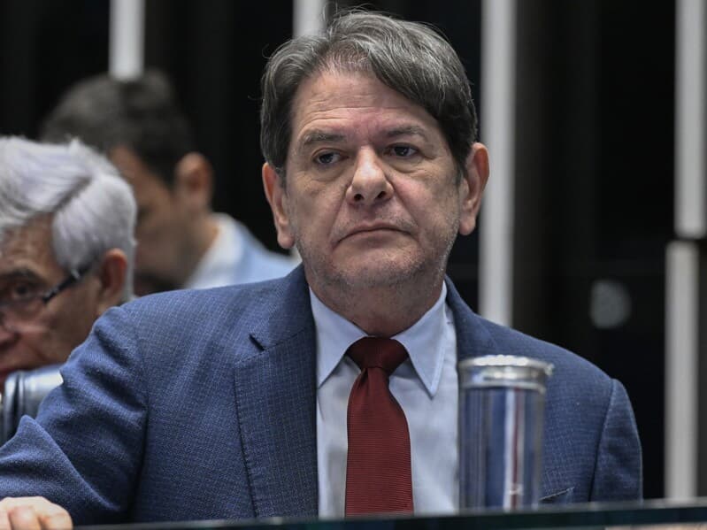 Proposta usa o salário mínimo como referência inicial e determina reajustes futuros pelo INPC. - Carlos Moura/Agência Senado