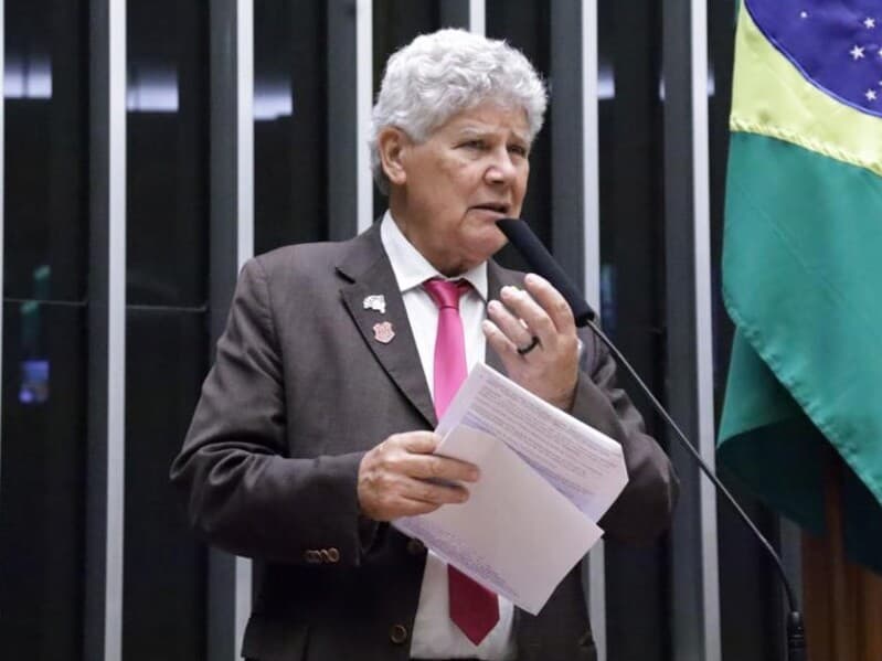 O texto prevê apoio técnico prioritário a municípios com menor capacidade administrativa, além de modelos padronizados para facilitar a elaboração dos projetos exigidos. - Thiago Cristino / Câmara dos Deputados