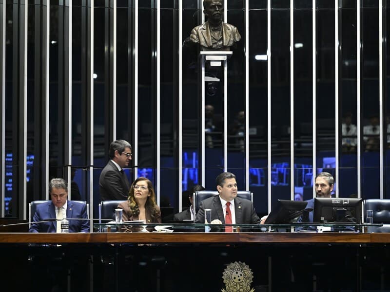 Operações com bancos internacionais vão financiar projetos de infraestrutura, saúde, transporte e meio ambiente. - Edilson Rodrigues/Agência Senado