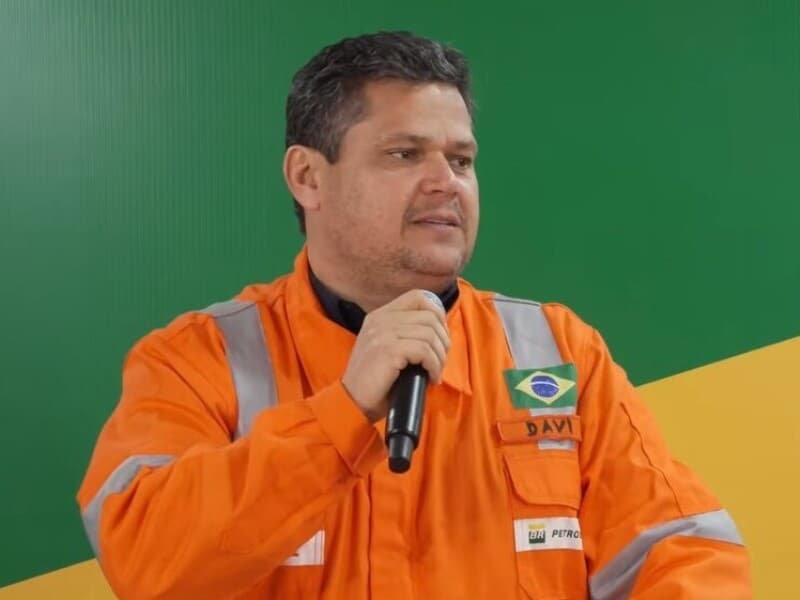 Alcolumbre elogia Lula por petróleo no AP e "defesa da soberania"