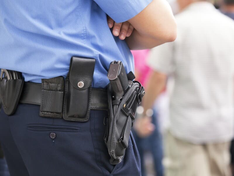 Projeto cria política para controlar armas das guardas municipais. - Magnific