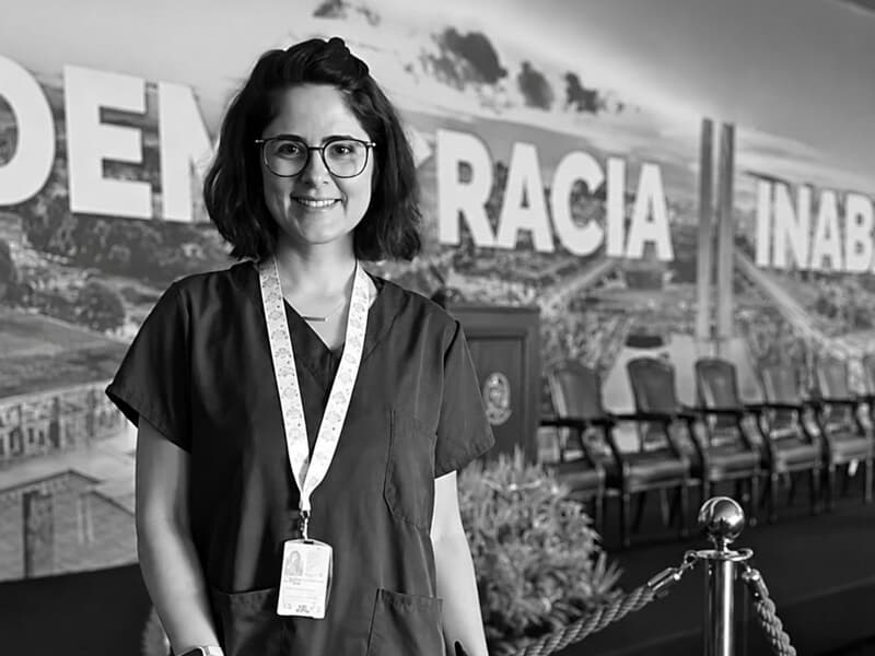 Vitória Valle tinha 36 anos e foi atacada por cachorro do Senado enquanto o alimentava. - Reprodução