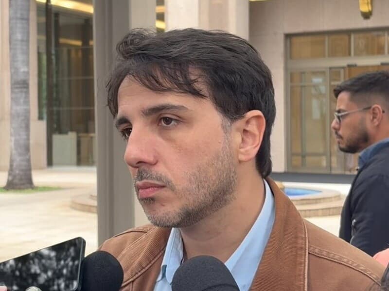 Renan defendeu confronto mais intenso na campanha e acusou Lula e Flávio Bolsonaro de evitarem o debate. - Reprodução