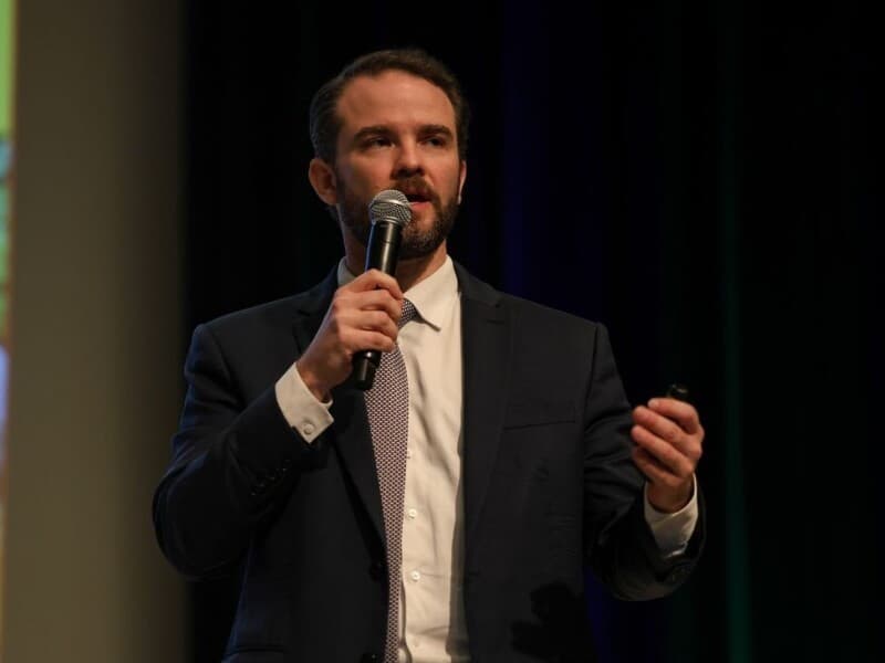 Dario Durigan anuncia reajuste do salário mínimo para R$ 1.741 em 2027