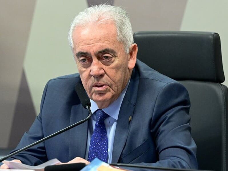 Otto Alencar pretende incluir as duas propostas de emenda à Constituição na pauta da reunião de quarta-feira da CCJ. - Geraldo Magela/Agência Senado