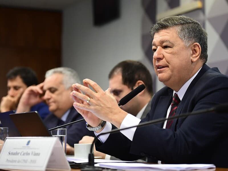 Em publicação nas redes sociais, Carlos Viana pediu a seguidores que pressionem parlamentares a assinar pedido de CPMI. - Reprodução/X