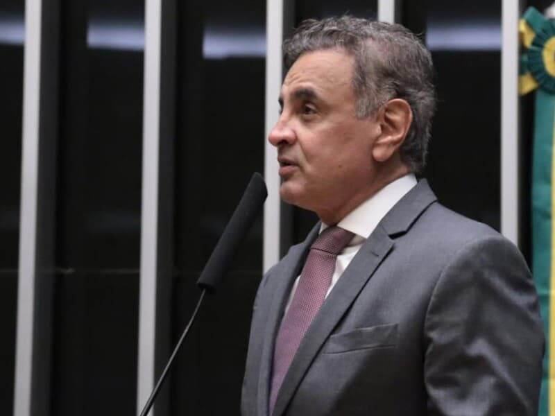 Cotado por aliados para concorrer ao Senado, Aécio anunciou no início do mês que estaria de fora das eleições de 2026. - Thiago Cristino / Câmara dos Deputados