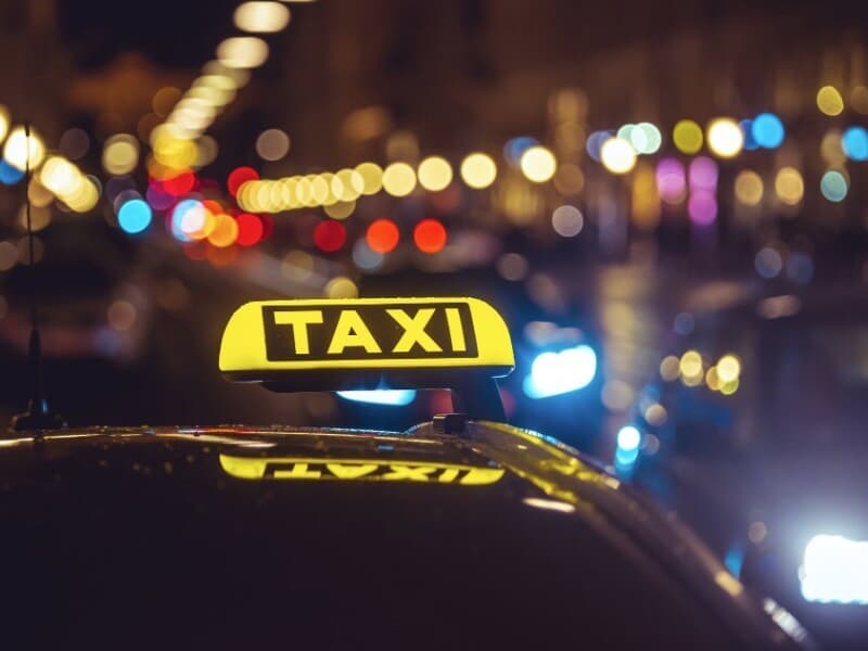 André Figueiredo argumenta que o projeto beneficia tanto os taxistas quanto o próprio consumidor. - Magnific André Figueiredo argumenta que o projeto beneficia tanto os taxistas quanto o próprio consumidor. - Magnific