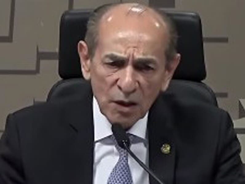 Profissionais acompanharam a votação na comissão e comemoraram o resultado. - Reprodução / Youtube Profissionais acompanharam a votação na comissão e comemoraram o resultado. - Reprodução / Youtube