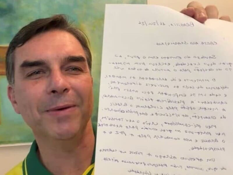 Live foi realizada quando Flávio ainda era pré-candidato. - Reprodução/YouTube