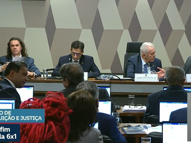 AO VIVO: CCJ do Senado começa a votar o fim da escala 6x1 - Reprodução / Youtube AO VIVO: CCJ do Senado começa a votar o fim da escala 6x1 - Reprodução / Youtube