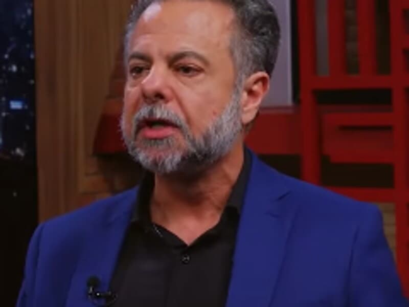 Candidato à presidência propõe programa "Meu Botox, Minha Vida"