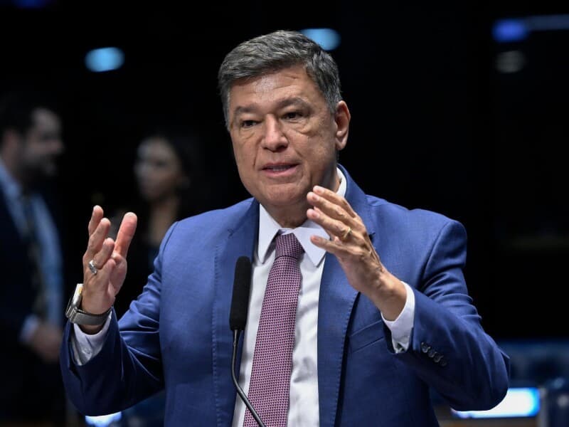 Carlos Viana representa contra Alcolumbre no Conselho de Ética