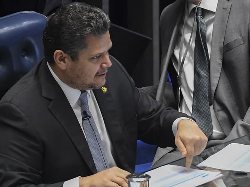 Davi Alcolumbre destravou votação da PEC do fim da escala 6x1 na CCJ. Proposta, porém, depende de votação no Plenário. - Jonas Pereira/Agência Senado