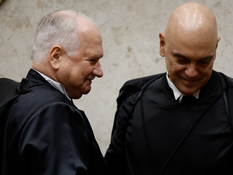 Presidente do STF, Edson Fachin tenta arbitrar conflito entre Alexandre de Moraes e André Mendonça. - Pedro Ladeira/Folhapress Presidente do STF, Edson Fachin tenta arbitrar conflito entre Alexandre de Moraes e André Mendonça. - Pedro Ladeira/Folhapress