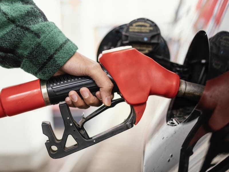 Projeto cria alternativa de gasolina sem etanol nos postos. - Magnific