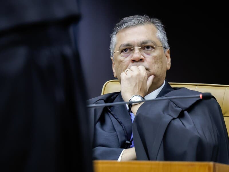 Dino deu 15 dias úteis para que a CGU e a AGU informem as providências tomadas para apuração de responsabilidades pelo suposto mau uso dos recursos.
 - Fellipe Sampaio/STF