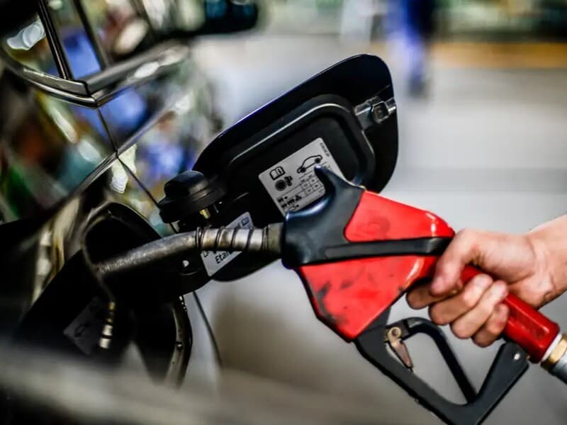 Medidas entram em vigor em meio à alta do petróleo no mercado internacional. - Marcello Casal Jr/Agência Brasil