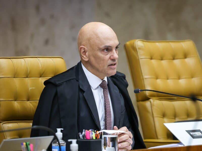 Moraes aponta petição suprimida e pede nova quebra de sigilo