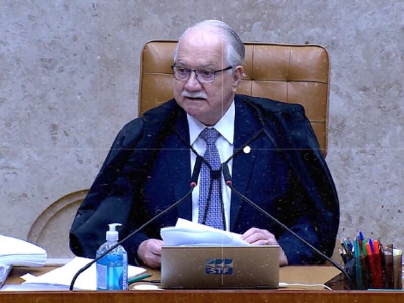 Fachin afirma que "a História também olhará para este momento" e cobra responsabilidade institucional dos ministros. - Reprodução / Youtube / Arte Congresso em Foco