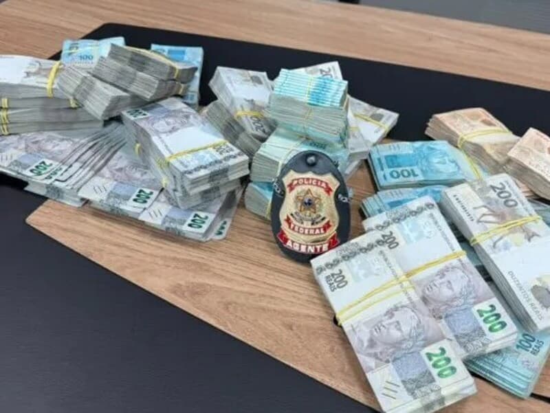 PF tenta esclarecer se valores movimentados em espécie tiveram relação com crimes eleitorais. - Divulgação / PF