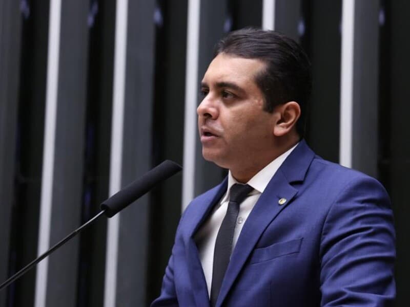 Texto ressalta que a assistência jurídica não impede a investigação nem presume legalidade da conduta. - Bruno Spada/Câmara dos Deputados