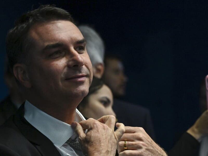Ação pede esclarecimentos sobre a origem de recursos e serviços que teriam beneficiado a campanha de Flávio Bolsonaro. - Jefferson Rudy/Agência Senado