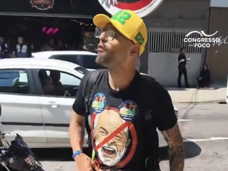 Campanha de Flávio Serafini registrou ocorrência após confusão com Alexandre Knoploch na Tijuca. - Reprodução / Youtube