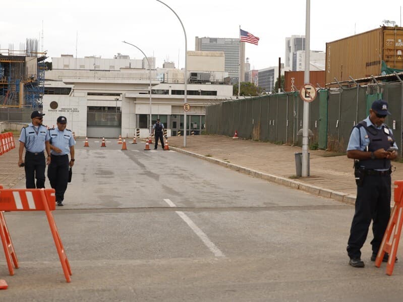 Embaixada dos Estados Unidos em Brasília suspendeu atendimentos nesta sexta-feira, alegando risco à segurança. - Pedro Ladeira/Folhapress