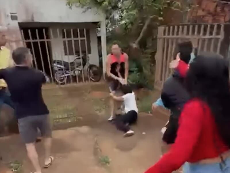 Homem agride voluntária que fazia propaganda para o PT em São Paulo. - Reprodução