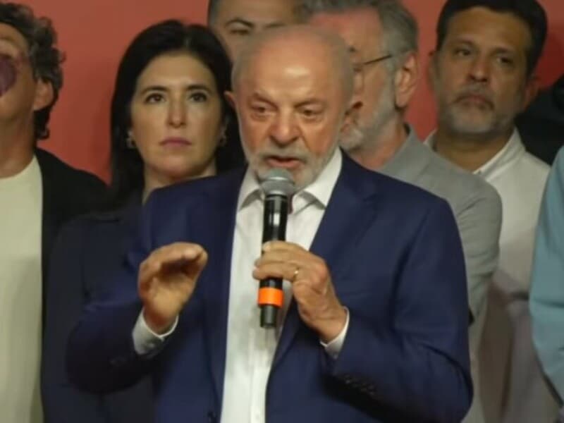 Presidente quer mobilizar abstencionistas no segundo turno e aposta no confronto de biografias com Flávio. - Reprodução