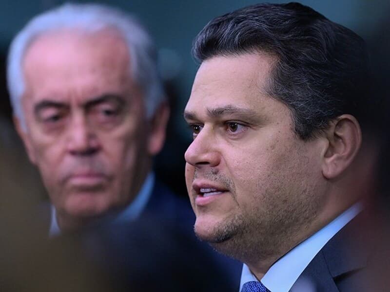 Davi Alcolumbre pautou para esta terça o início das discussões em Plenário da PEC que acaba com a escala 6x1; texto passou pela CCJ, presidida por Otto Alencar, em setembro. - Geraldo Magela/Agência Senado