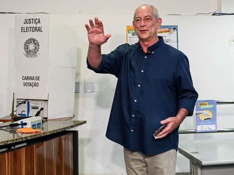 Ciro Gomes diz que eleição no Ceará foi fraudada e acusa Dias Toffoli de favorecer Elmano. - Davi Rocha/Sued Photo Press/Folhapress Ciro Gomes diz que eleição no Ceará foi fraudada e acusa Dias Toffoli de favorecer Elmano. - Davi Rocha/Sued Photo Press/Folhapress