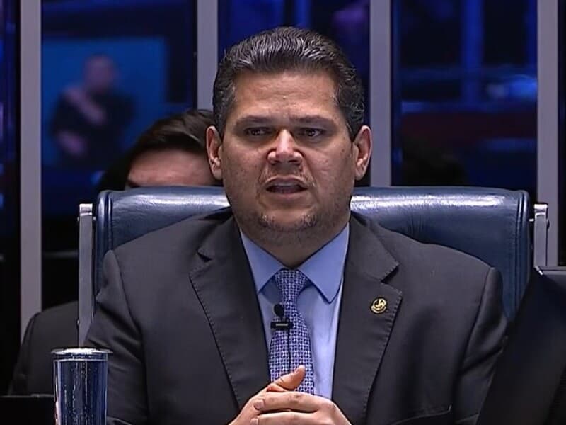Plenário retoma discussão da PEC, que precisa completar cinco sessões de debate antes de seguir para votação. - TV Senado/Reprodução Plenário retoma discussão da PEC, que precisa completar cinco sessões de debate antes de seguir para votação. - TV Senado/Reprodução