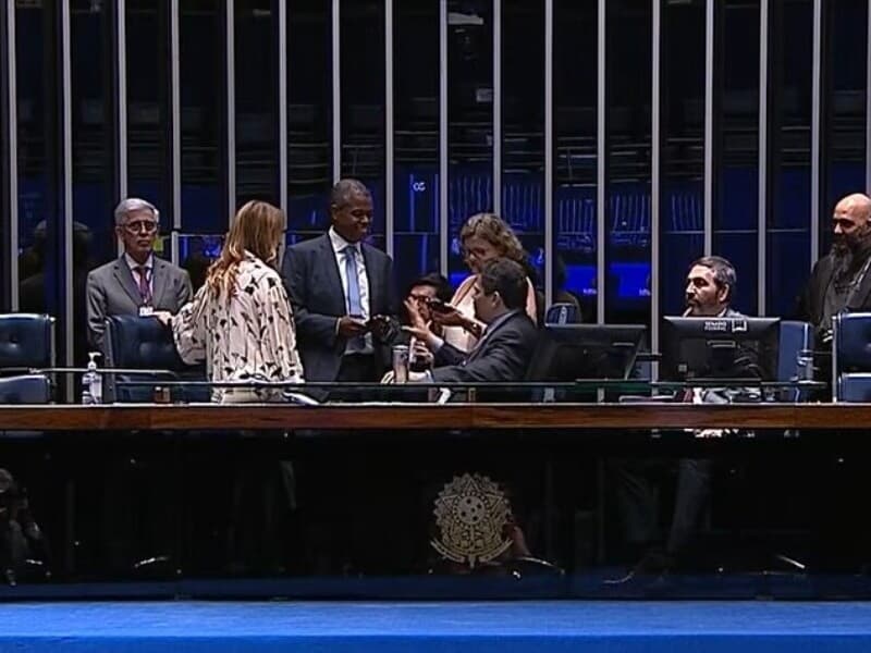 Proposta avança na etapa de discussão em Plenário, enquanto governo articula um calendário especial para antecipar a votação. - TV Senado/Reprodução