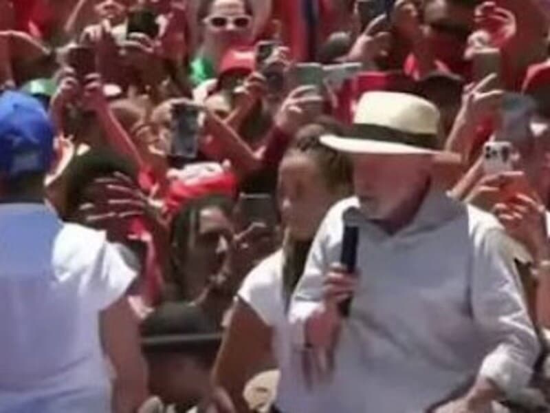 Lula destacou sua presença nas redes durante caminhada em Ceilândia. - Reprodução / Youtube