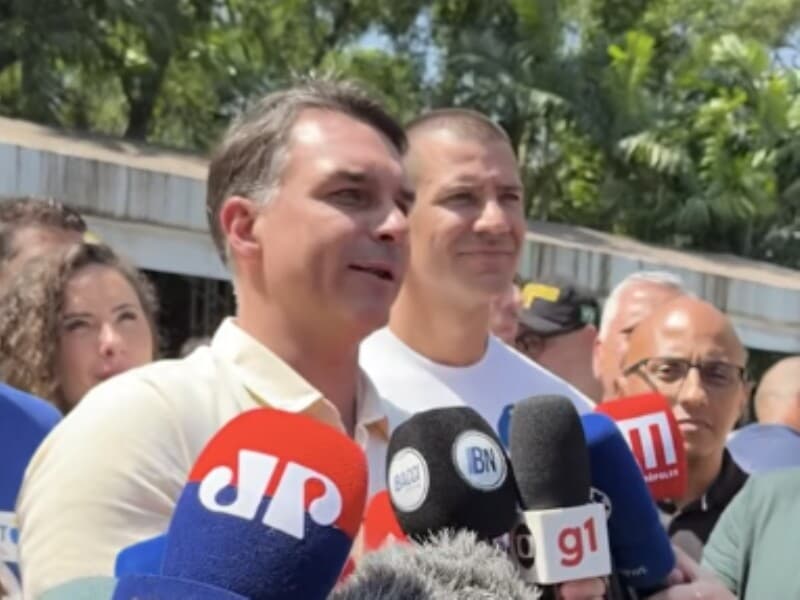 Flávio nega fim do Bolsa Família. - Divulgação/Campanha